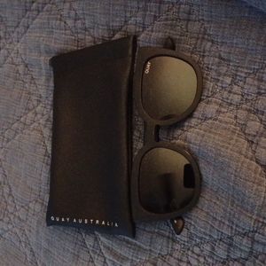 Cute black Quay sunglasses